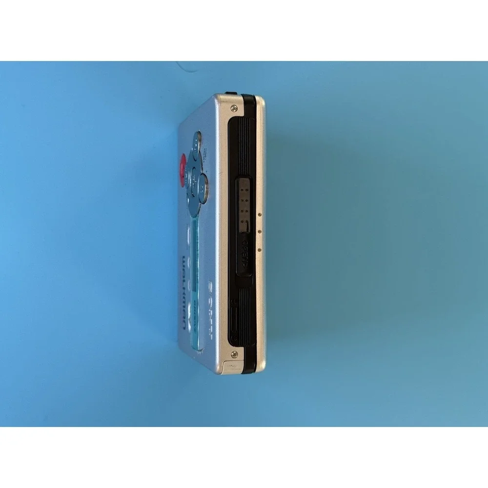 Sony WM-GX674 Silver FM/AM Walkman.  PLEASE READ